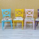 Renkli Çapraz Sandalyeler